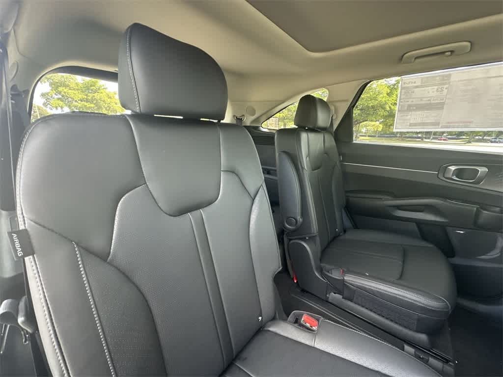 Thumbnail: 2026 Kia Sorento - 26