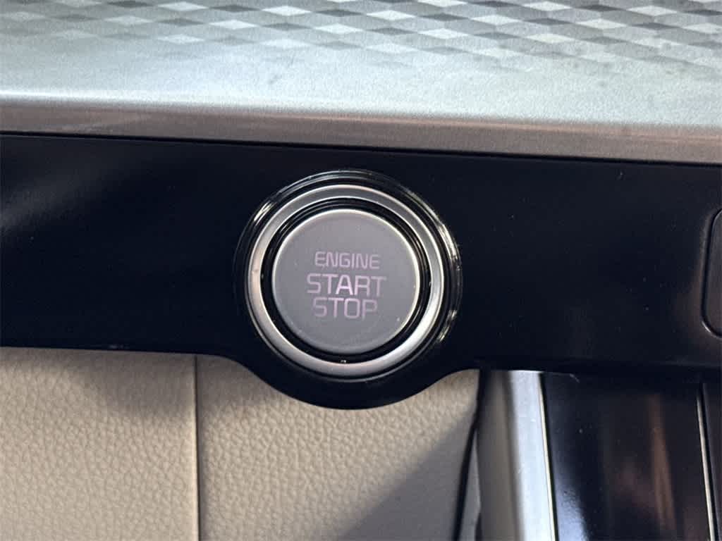 2022 Kia Carnival LXS 17
