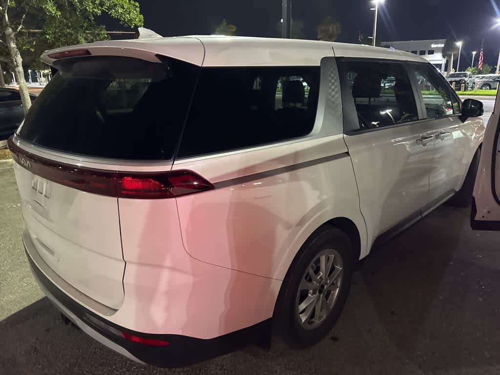 Thumbnail: 2023 Kia Carnival - 4