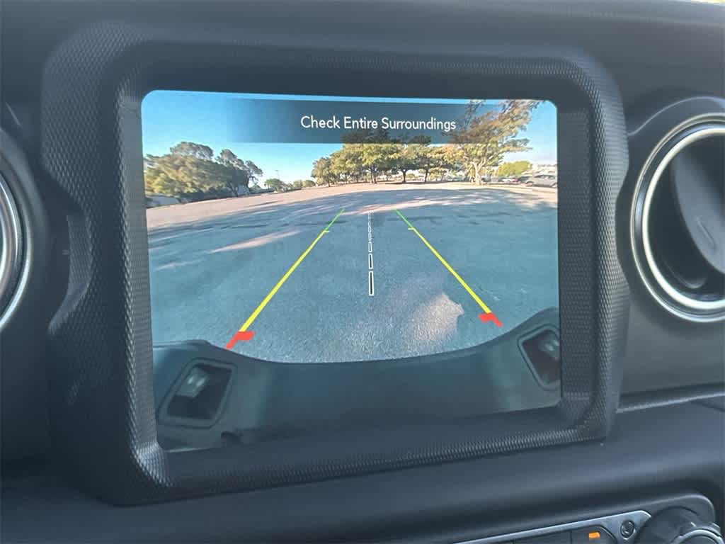 Thumbnail: 2023 Jeep Gladiator - 19