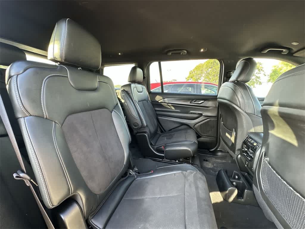 Thumbnail: 2023 Jeep Grand Cherokee L - 26