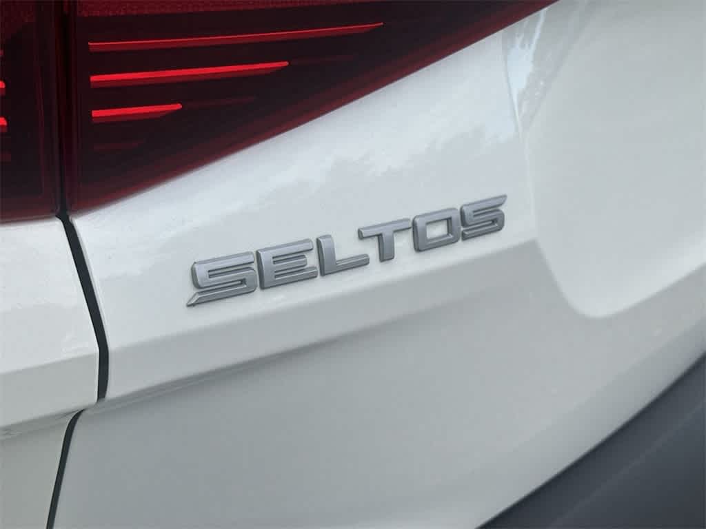 Thumbnail: 2023 Kia Seltos - 10