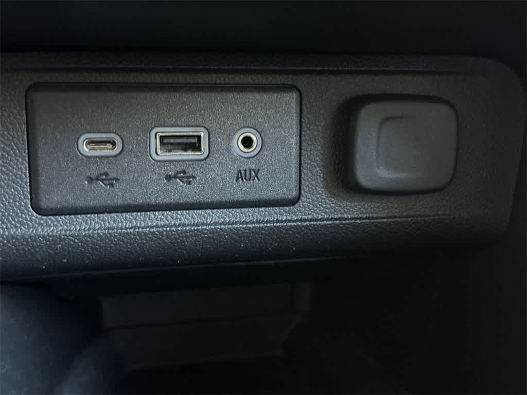 Thumbnail: 2023 Buick Encore GX - 17