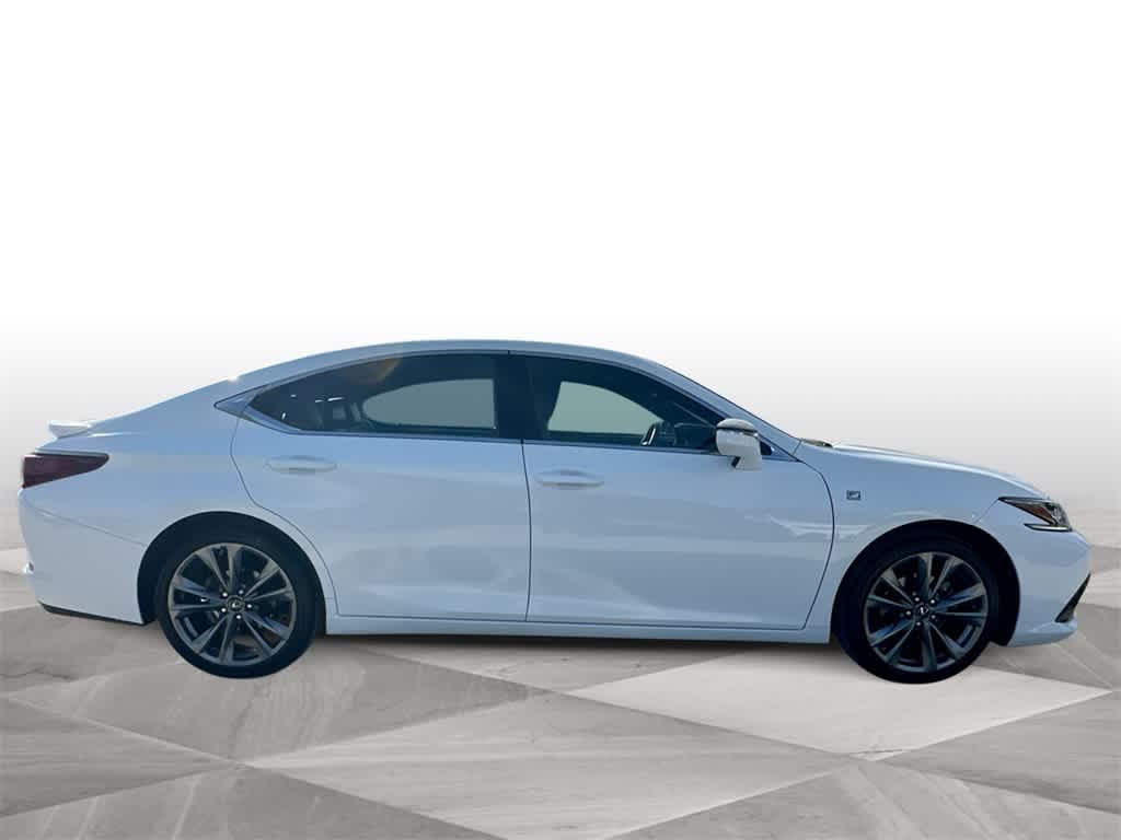 Thumbnail: 2021 Lexus ES - 9