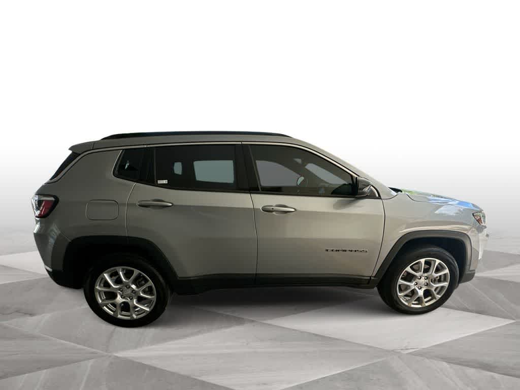 Thumbnail: 2023 Jeep Compass - 9