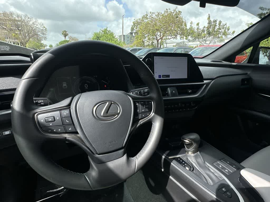 Thumbnail: 2023 Lexus UX - 13