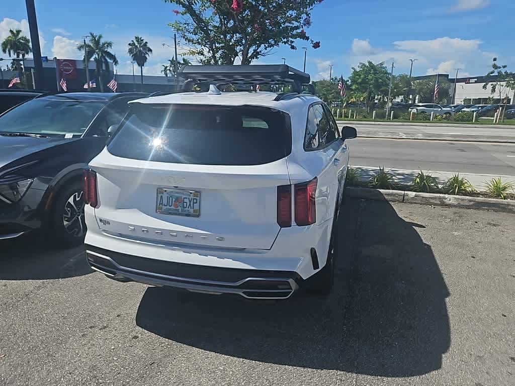 Thumbnail: 2022 Kia Sorento - 18