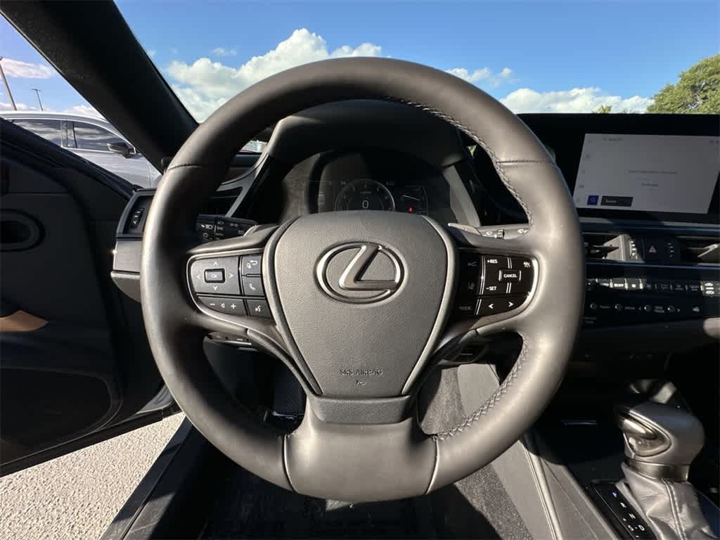 Thumbnail: 2023 Lexus ES - 15