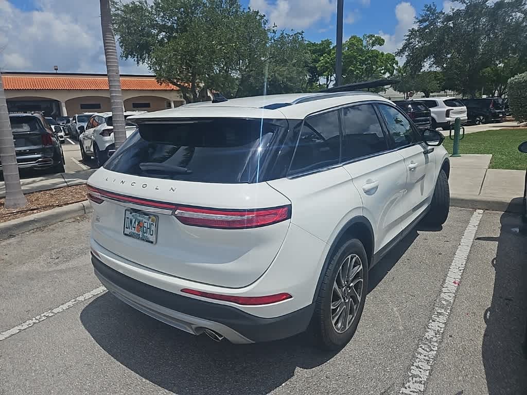 Thumbnail: 2021 Lincoln Corsair - 11