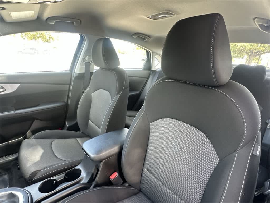 Thumbnail: 2023 Kia Forte - 14