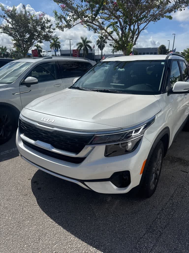 Thumbnail: 2022 Kia Seltos - 21