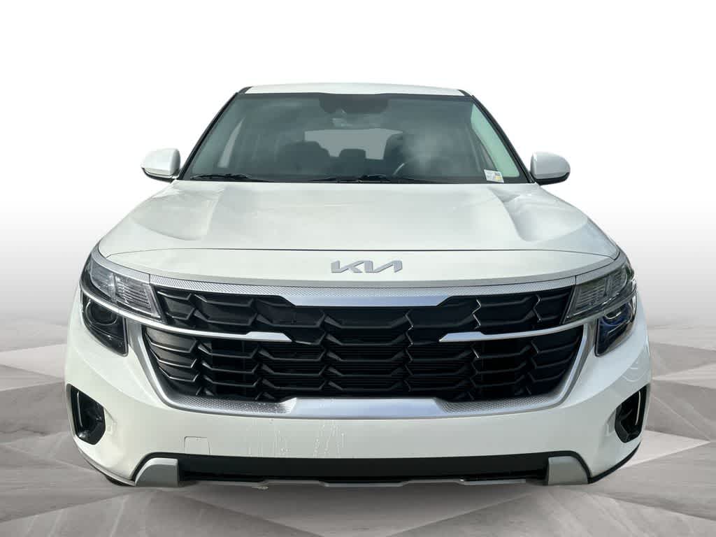 Thumbnail: 2024 Kia Seltos - 3