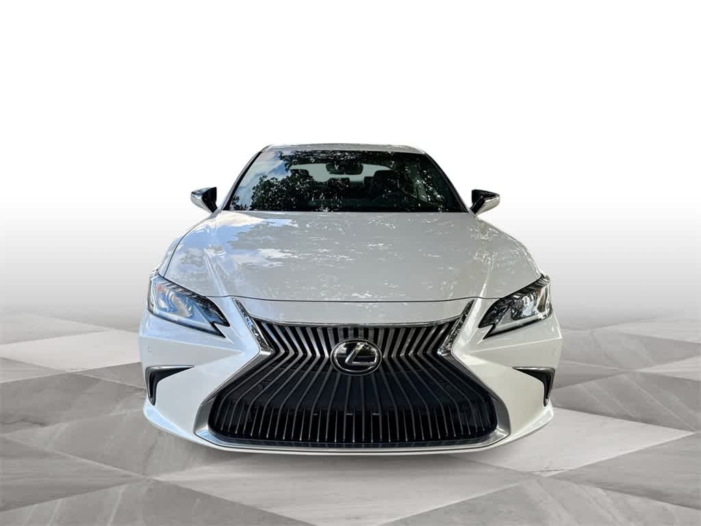 Thumbnail: 2021 Lexus ES - 3