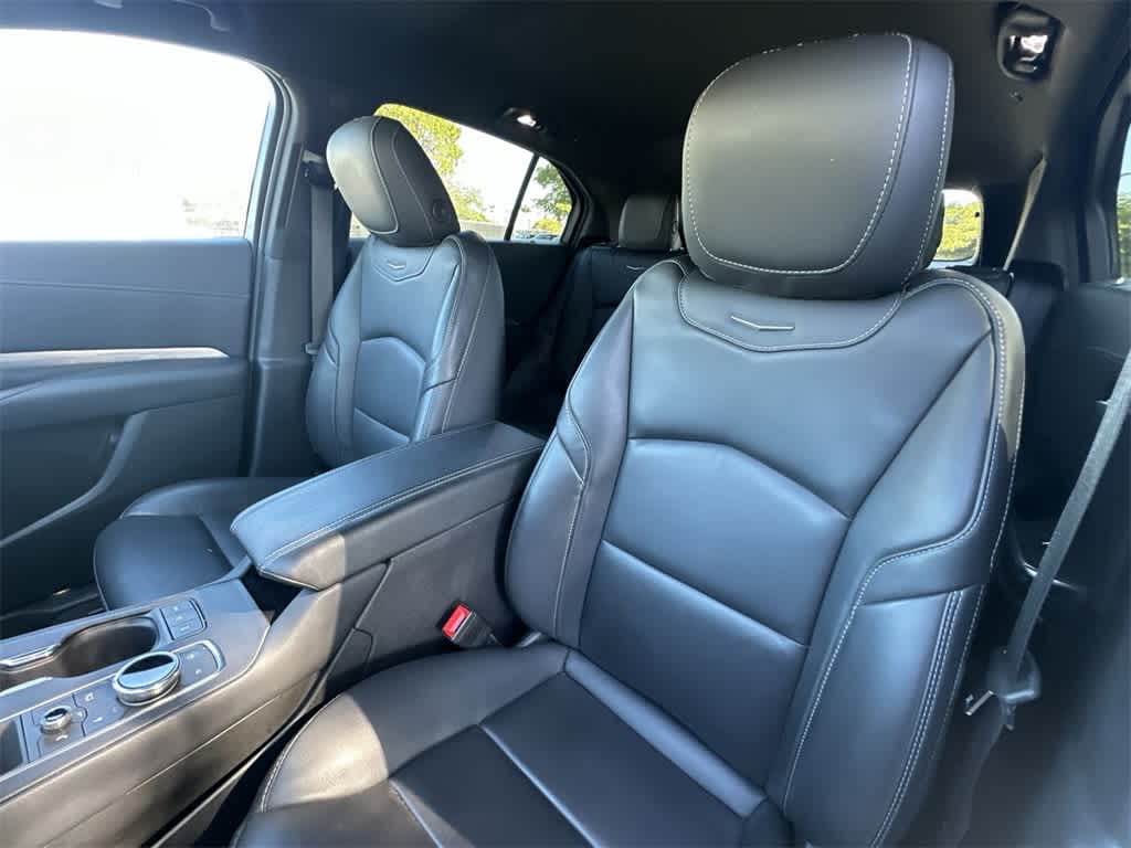 Thumbnail: 2025 Cadillac XT4 - 14