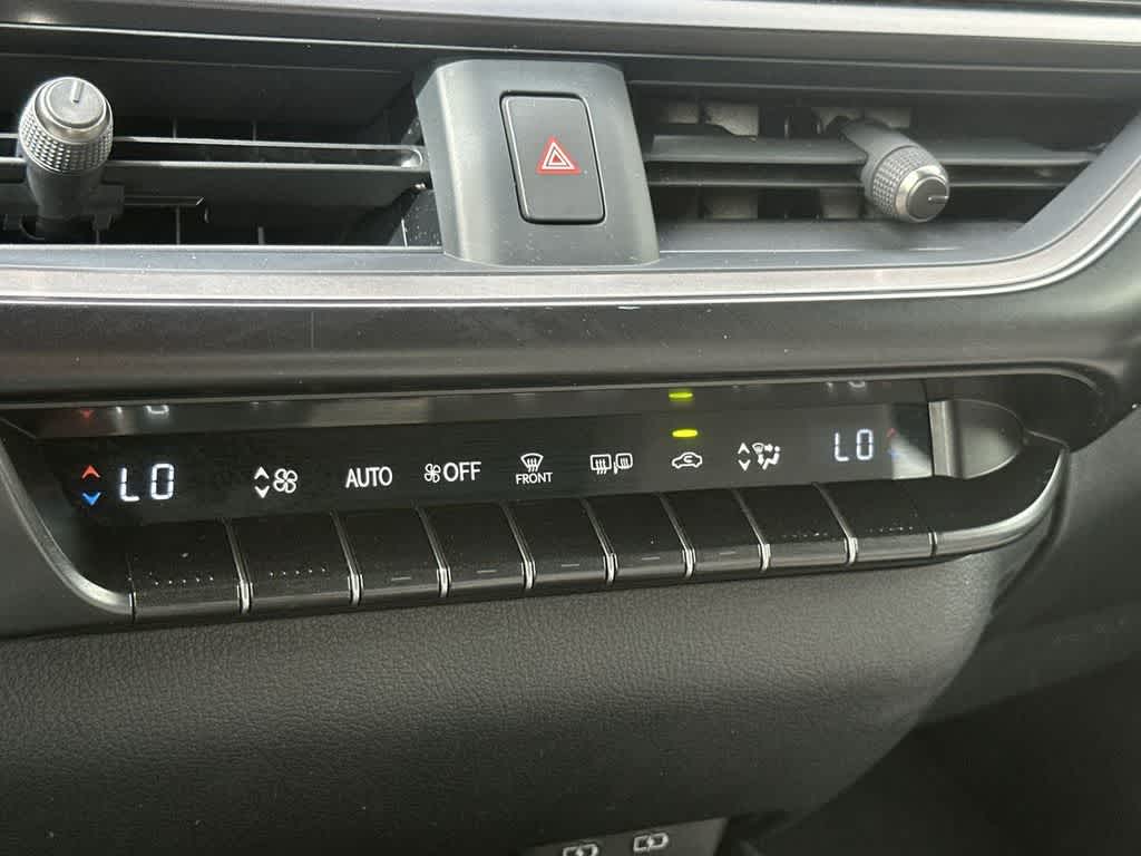 Thumbnail: 2023 Lexus UX - 20