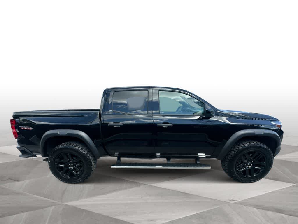 Thumbnail: 2023 Chevrolet Colorado - 9