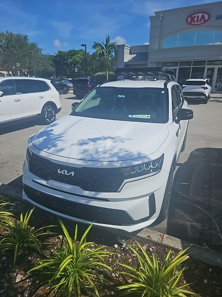 Thumbnail: 2022 Kia Sorento - 3