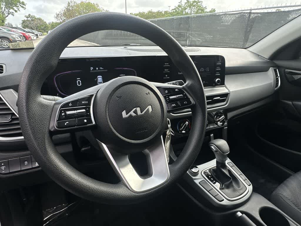 Thumbnail: 2024 Kia Seltos - 13