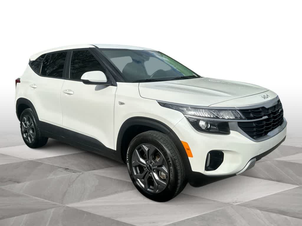 Thumbnail: 2024 Kia Seltos - 2