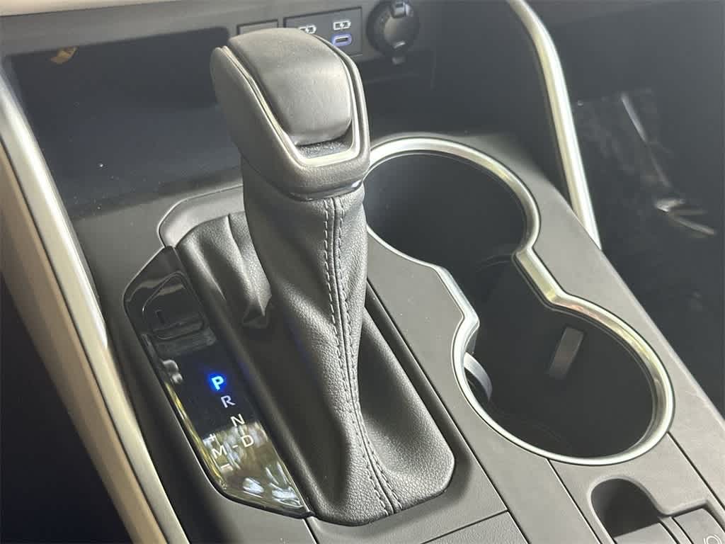 Thumbnail: 2022 Toyota Highlander - 21