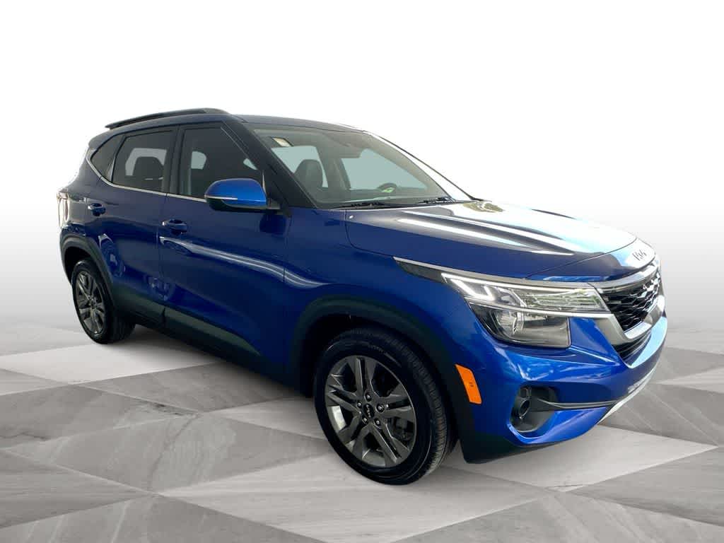 Thumbnail: 2023 Kia Seltos - 2