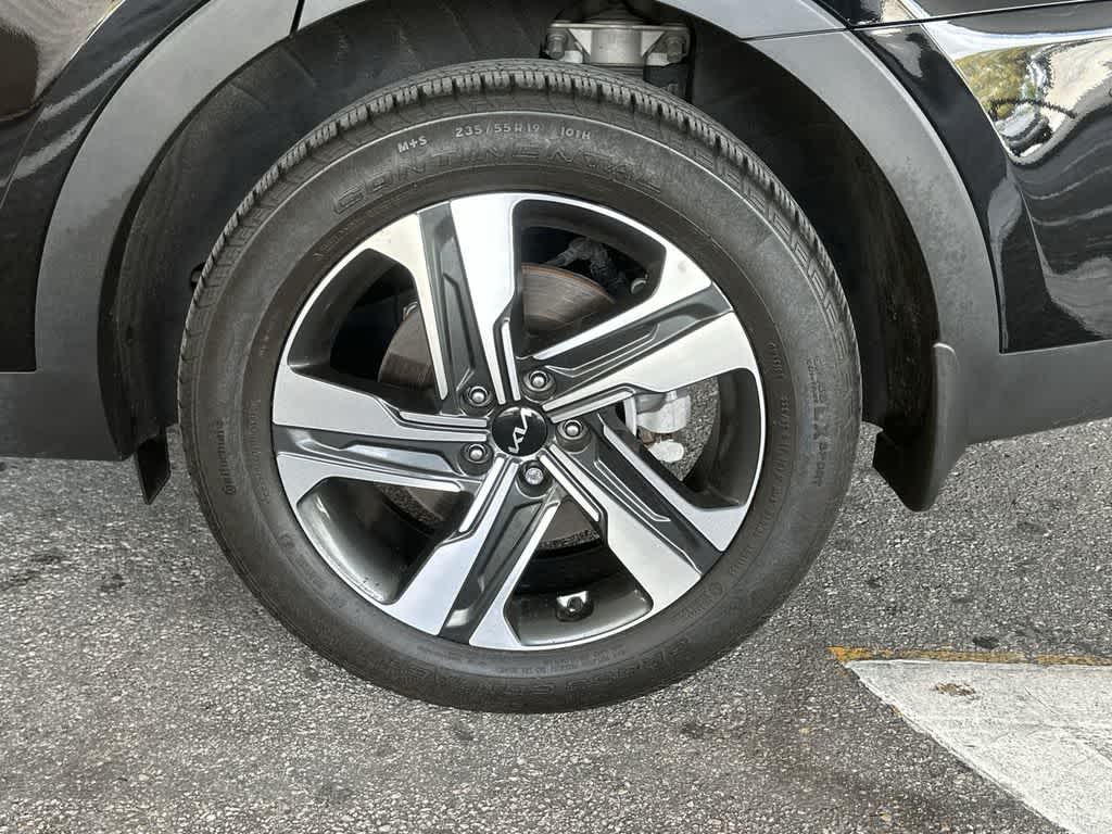 Thumbnail: 2023 Kia Sorento - 12