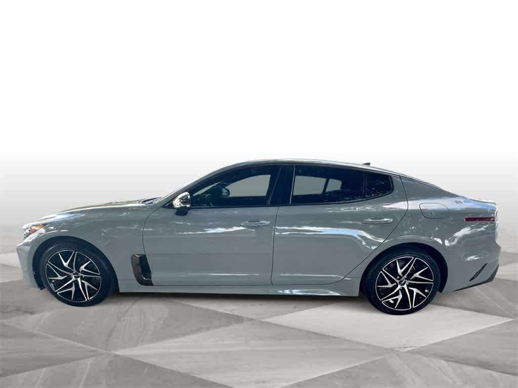 Thumbnail: 2022 Kia Stinger - 5