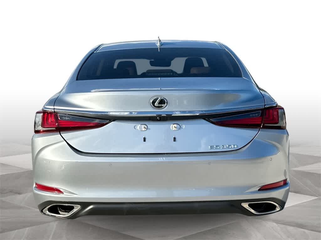Thumbnail: 2023 Lexus ES - 7