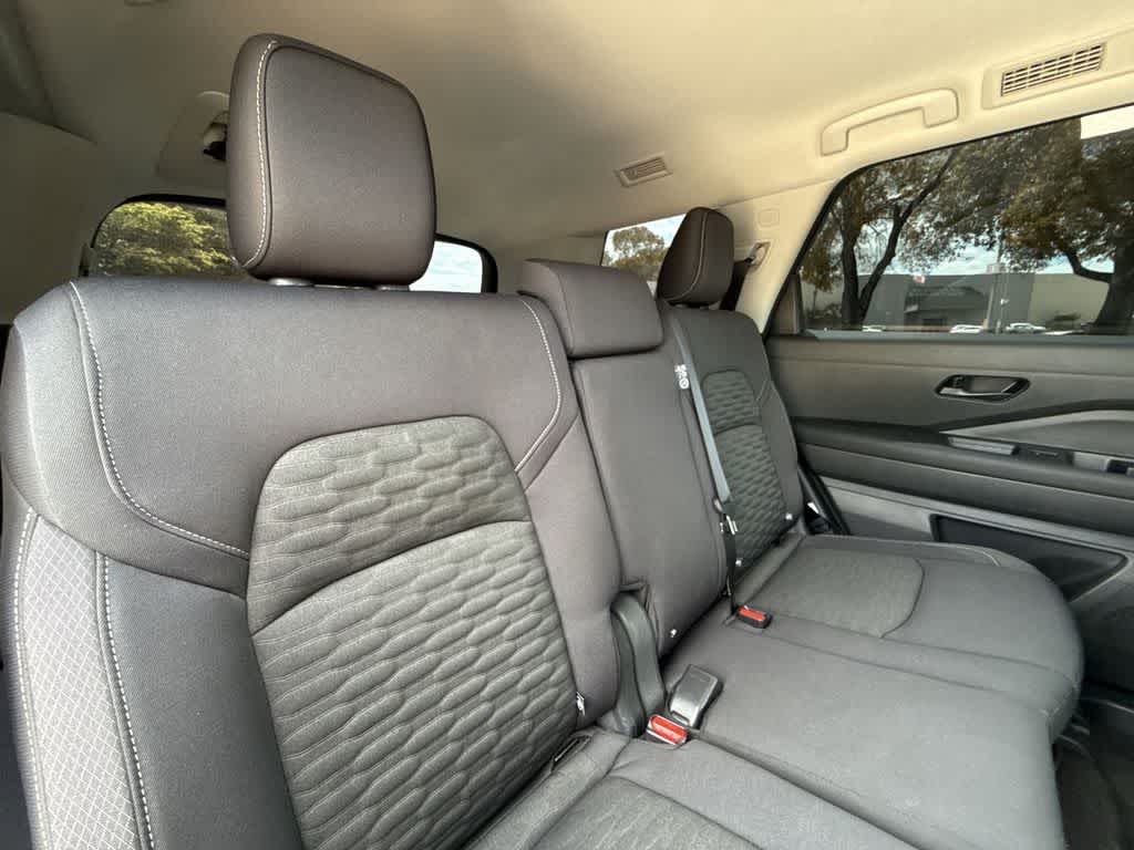 Thumbnail: 2024 Nissan Pathfinder - 26