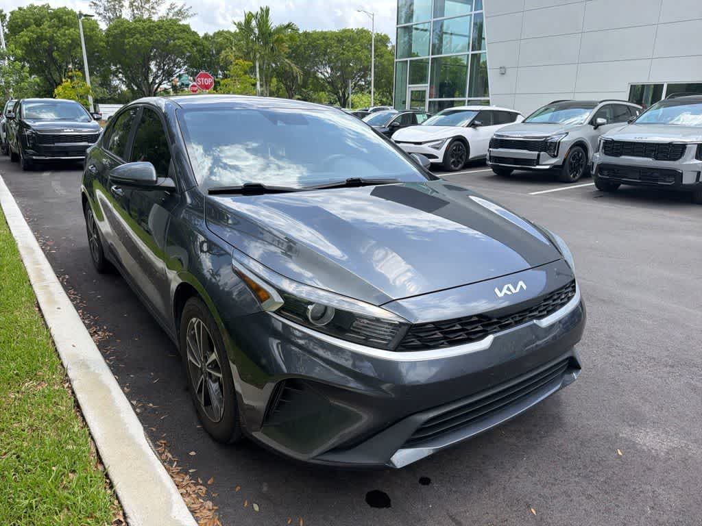Thumbnail: 2023 Kia Forte - 8