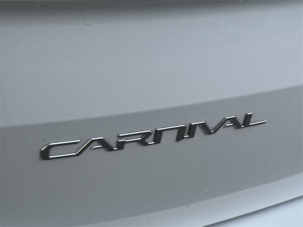 Thumbnail: 2023 Kia Carnival - 10