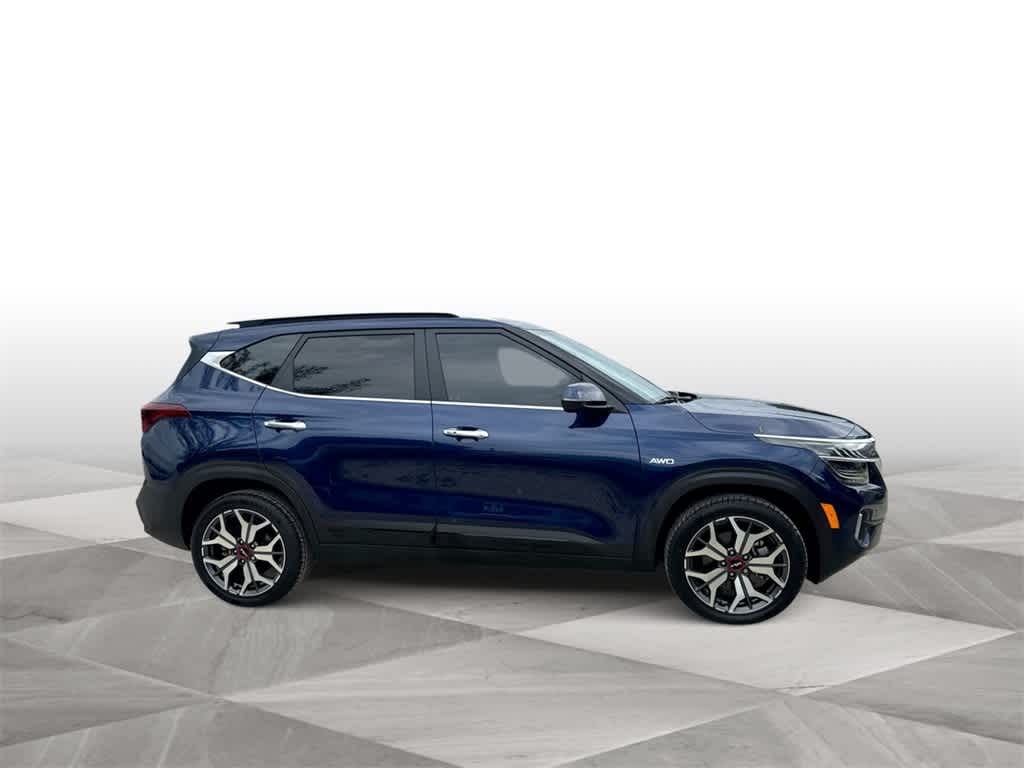 Thumbnail: 2022 Kia Seltos - 9