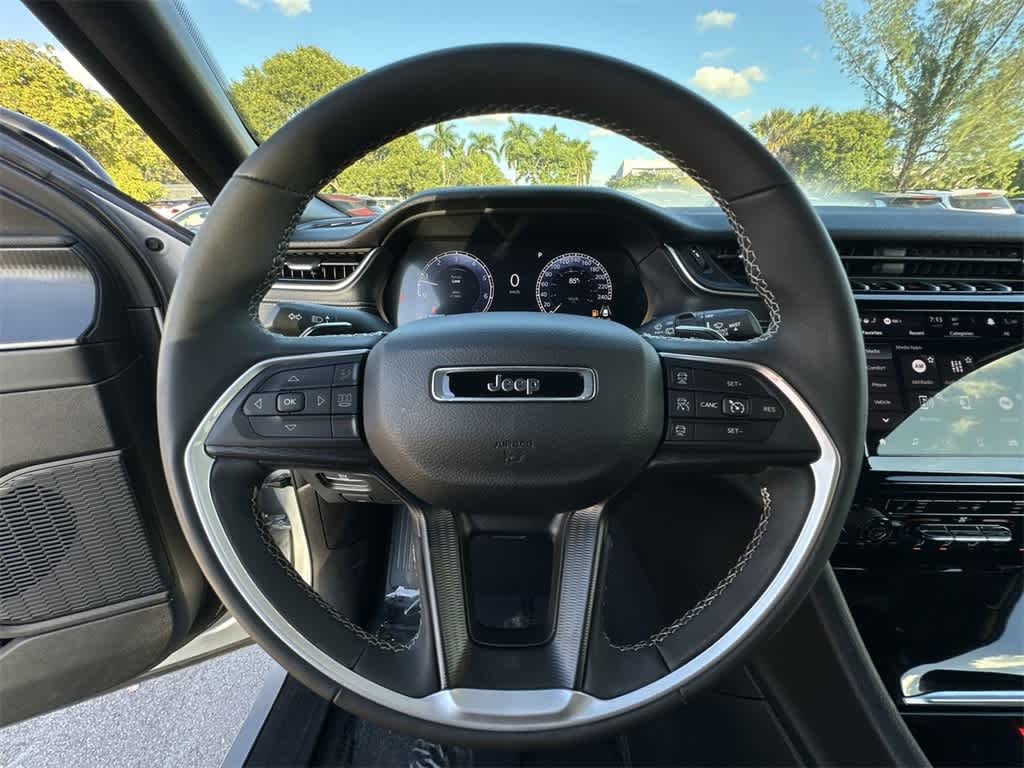 Thumbnail: 2023 Jeep Grand Cherokee L - 15