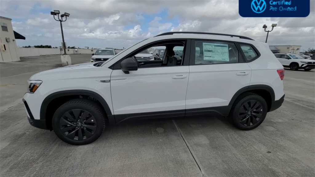 Thumbnail: 2023 Volkswagen Taos - 6