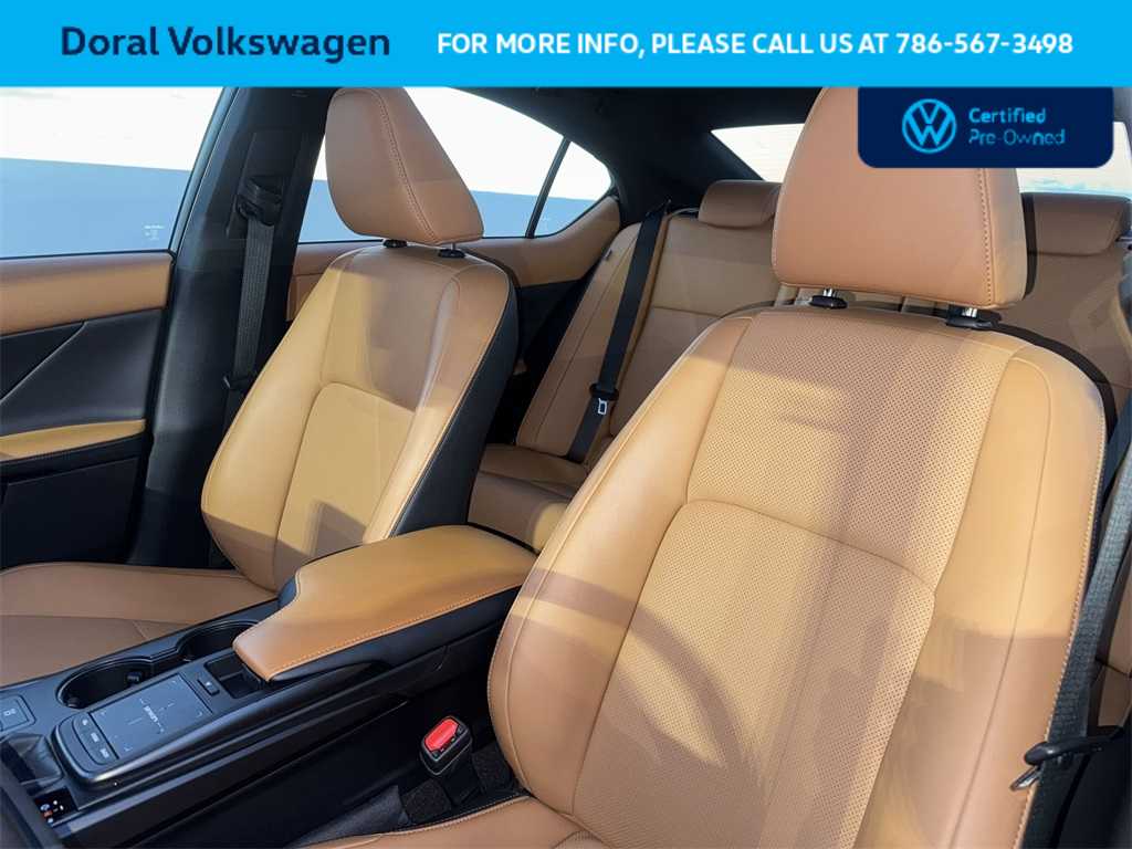 Thumbnail: 2024 Lexus IS - 14