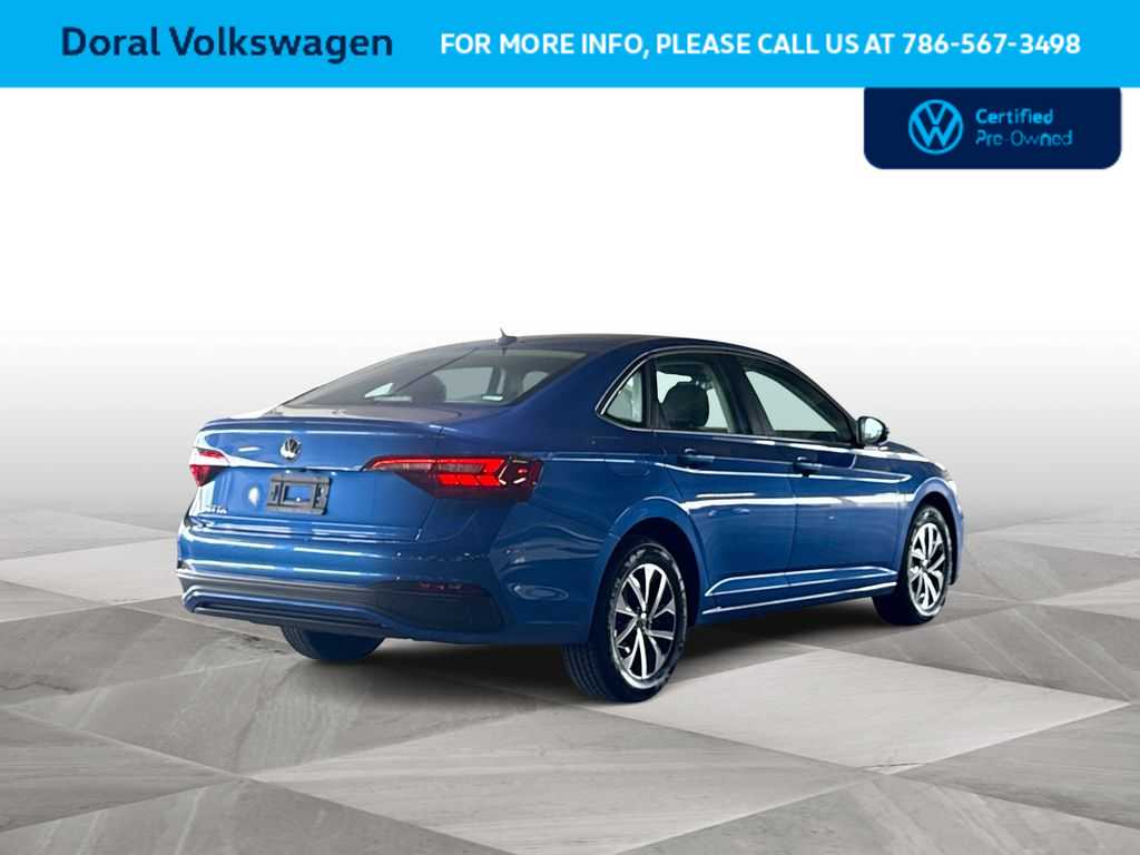 Thumbnail: 2024 Volkswagen Jetta - 8