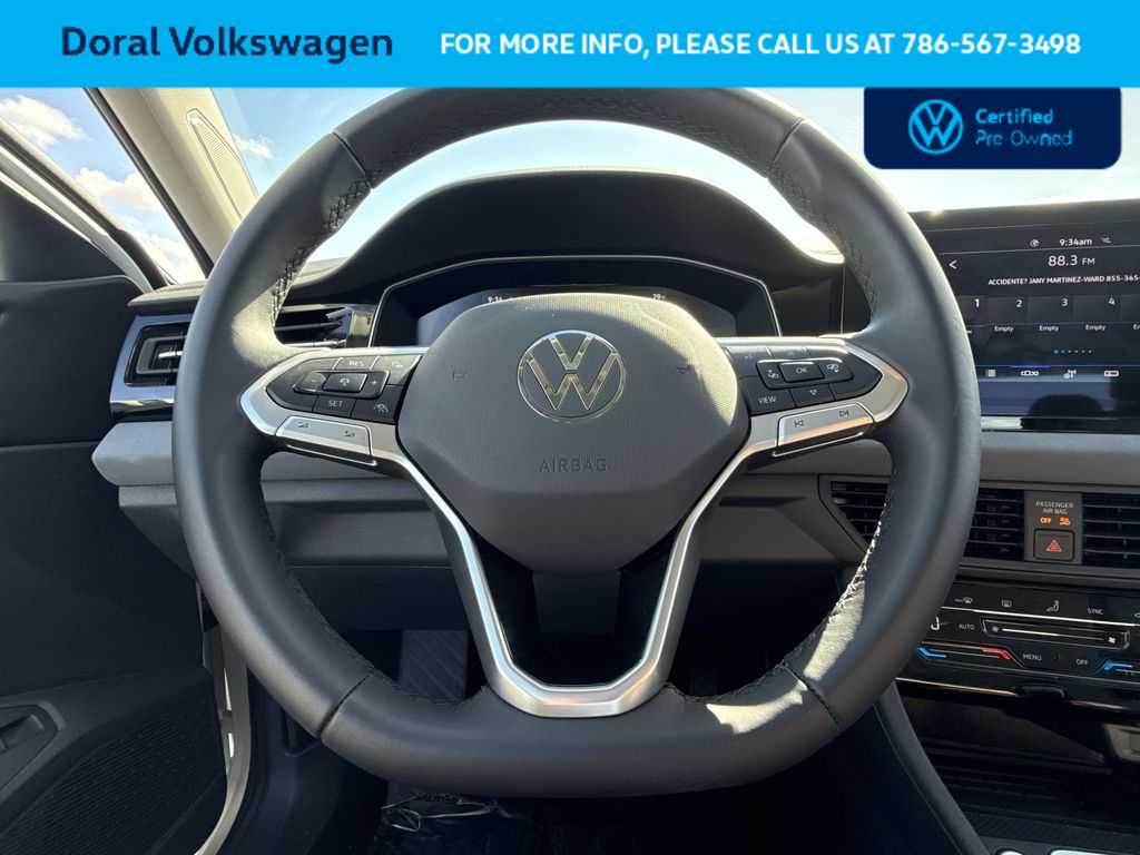 Thumbnail: 2025 Volkswagen Jetta - 15