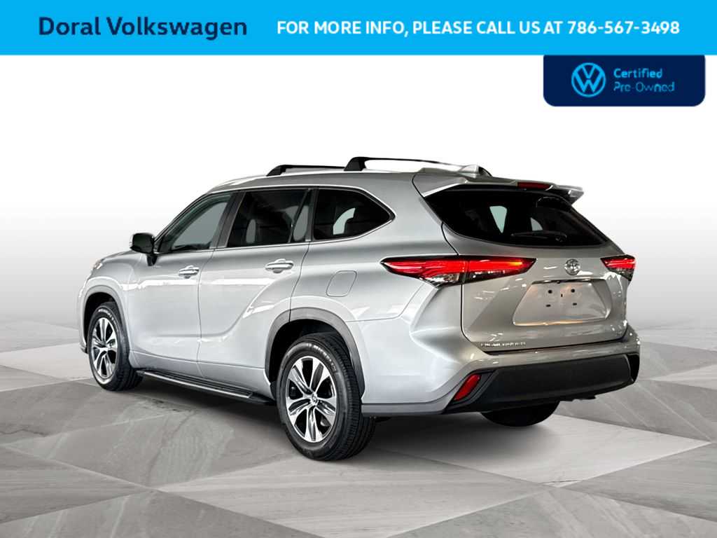 Thumbnail: 2023 Toyota Highlander - 6