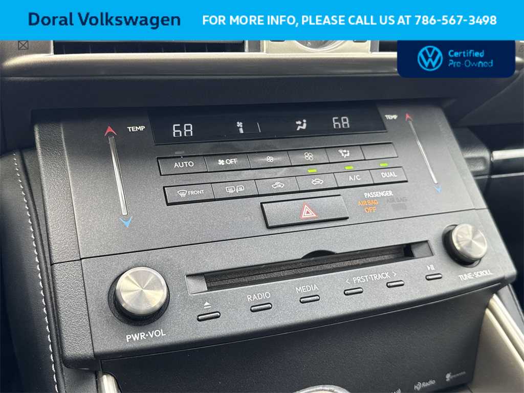 Thumbnail: 2016 Lexus IS - 20