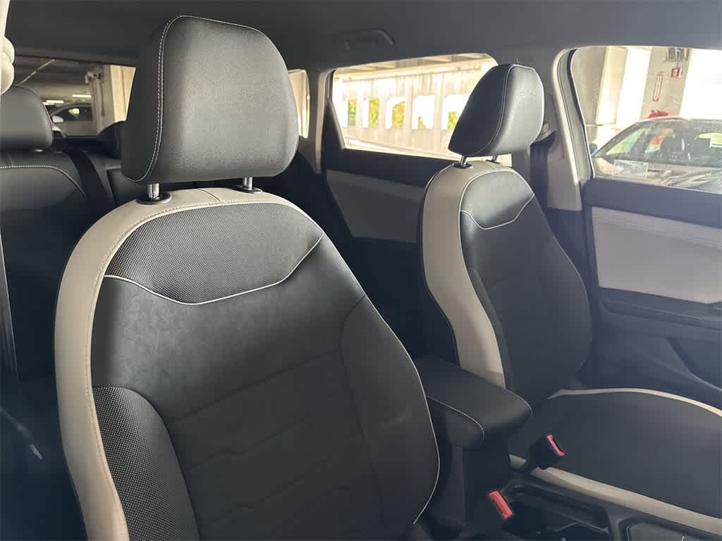 2025 Volkswagen Taos SE 27