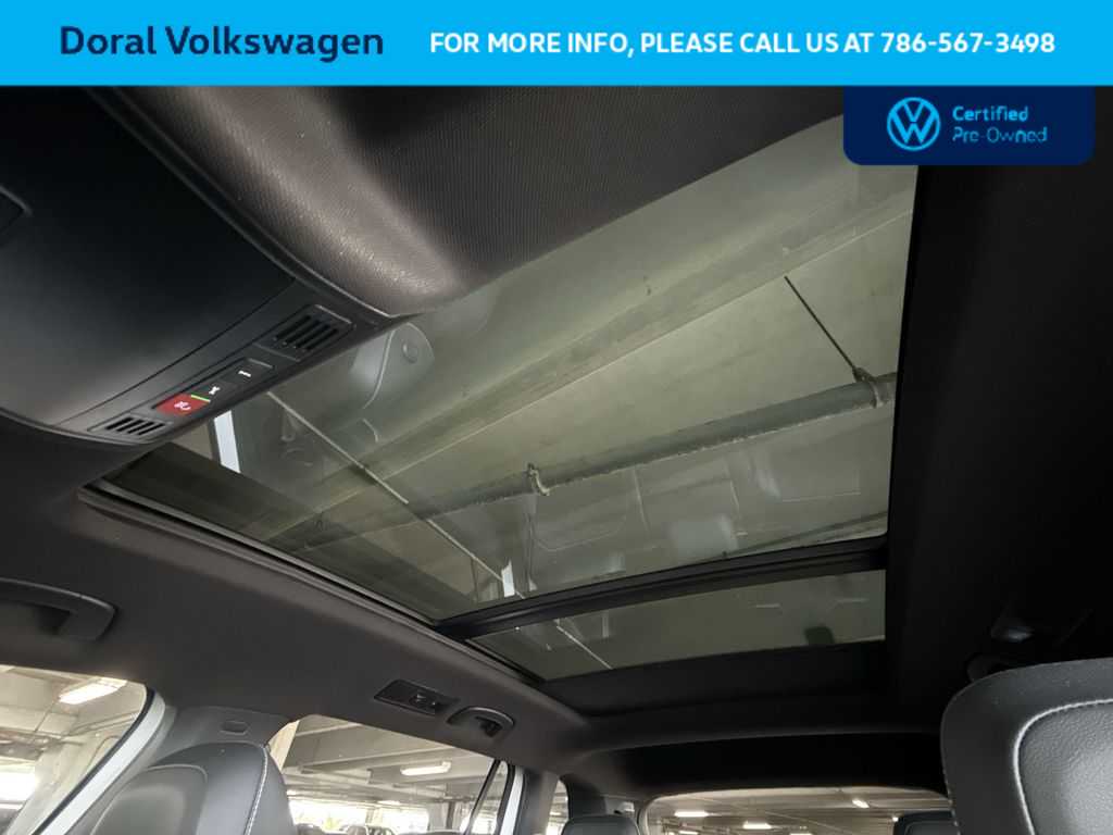 Thumbnail: 2022 Volkswagen Tiguan - 16