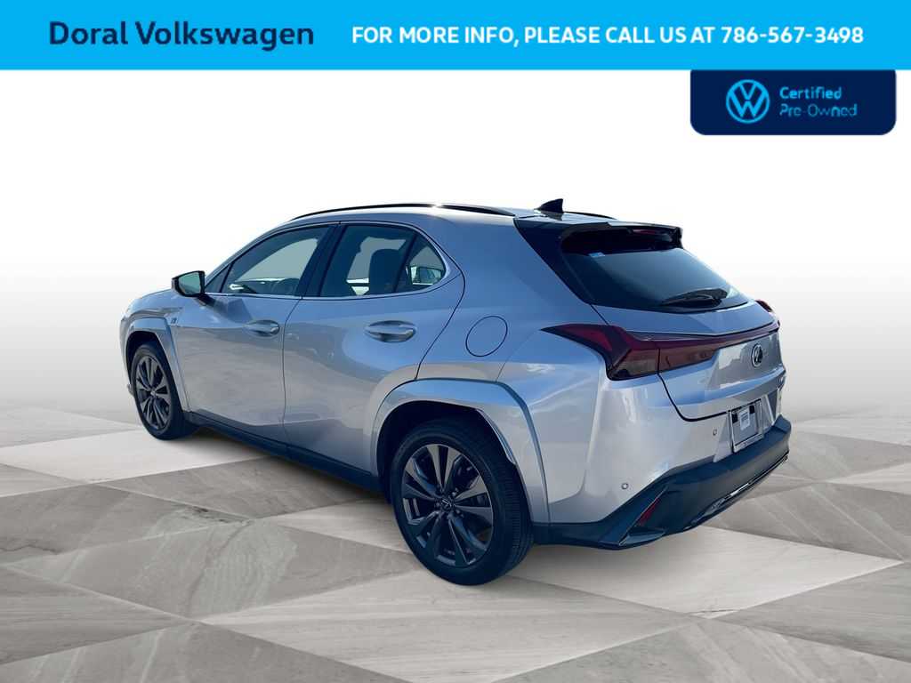 Thumbnail: 2024 Lexus UX - 6