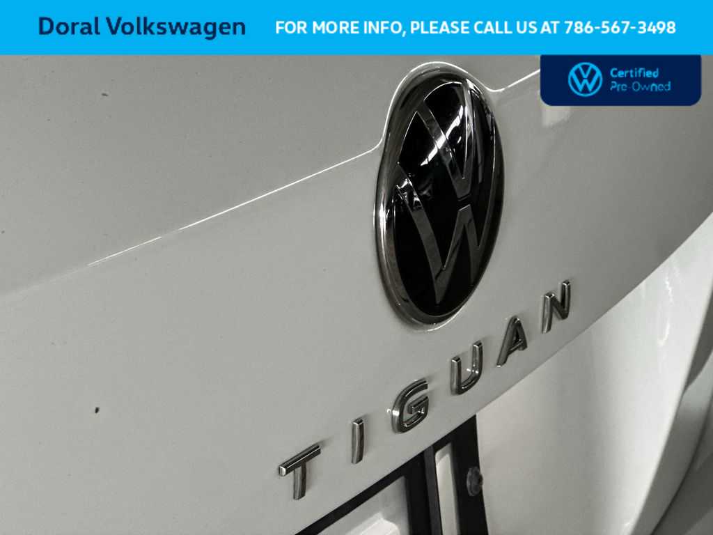 Thumbnail: 2023 Volkswagen Tiguan - 10