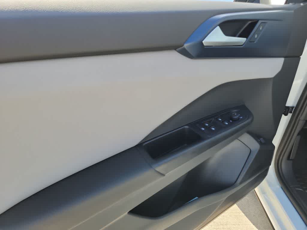 Thumbnail: 2023 Volkswagen Taos - 30