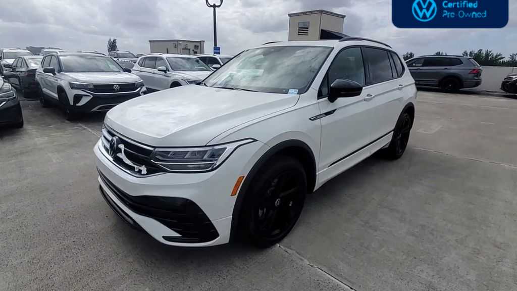 Thumbnail: 2024 Volkswagen Tiguan - 4