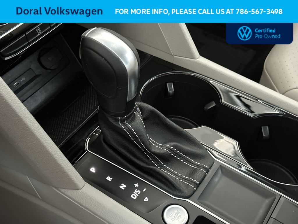 Thumbnail: 2023 Volkswagen Atlas - 21