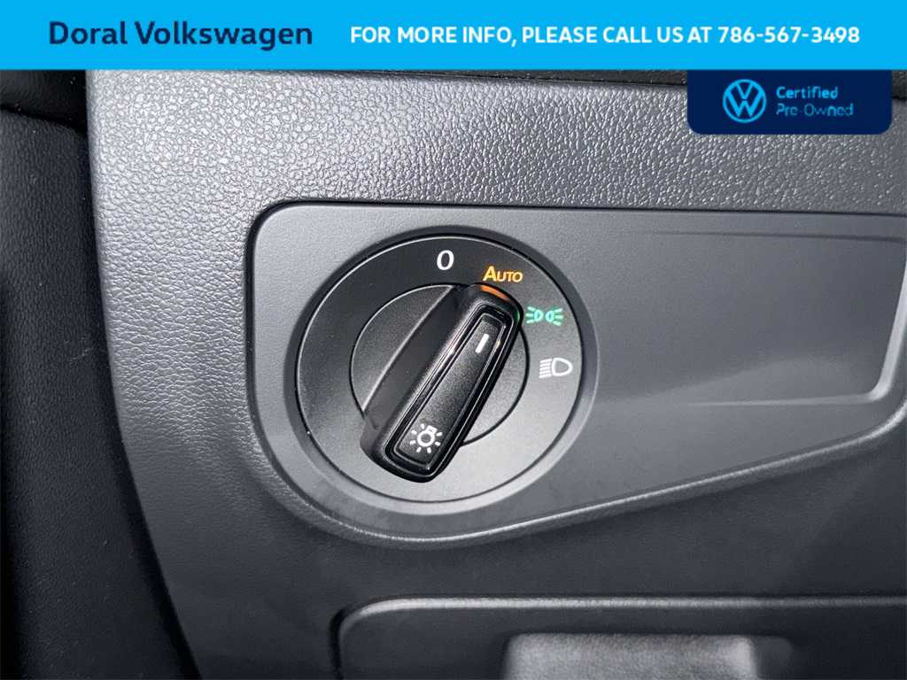 Thumbnail: 2022 Volkswagen Tiguan - 18