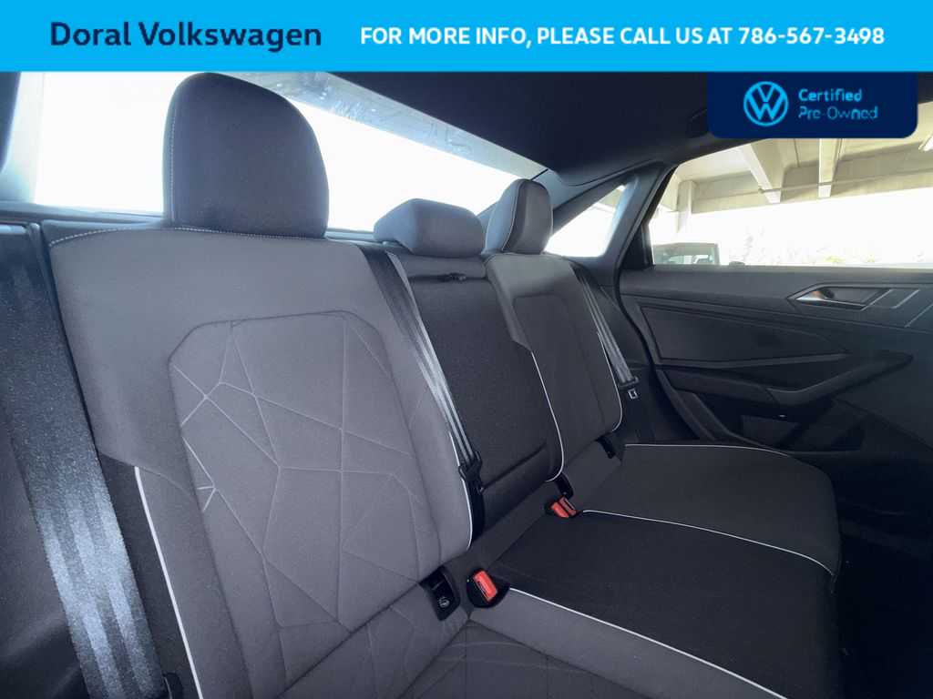 Thumbnail: 2025 Volkswagen Jetta - 26