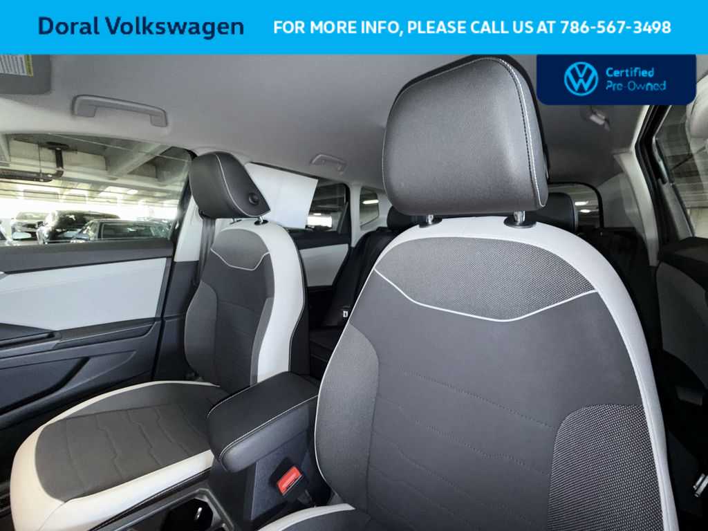 Thumbnail: 2025 Volkswagen Taos - 14