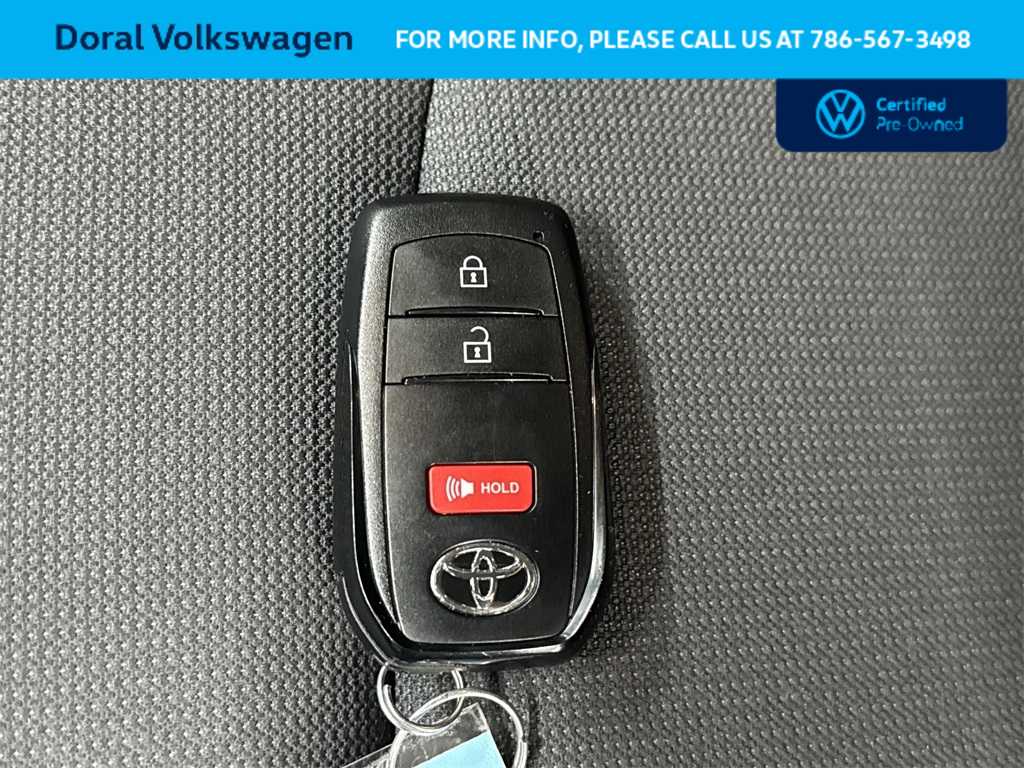 Thumbnail: 2025 Toyota Corolla Cross - 28